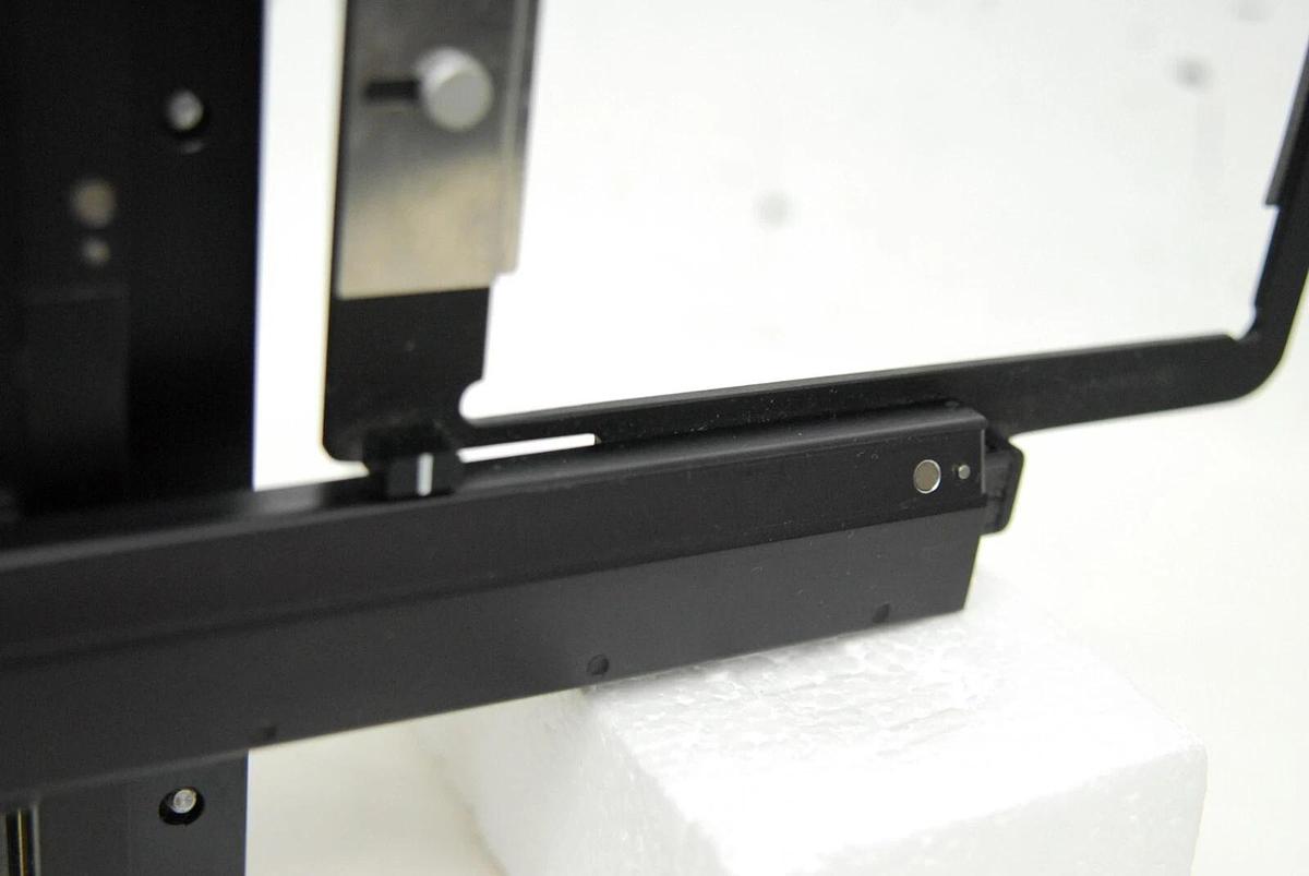 Used Nikon Attachable X/Y Mechanical Stage Specimen Holder (Diaphot)