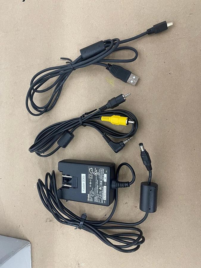 Used Kodak EasyShare DX3500 2.2MP Digital Camera W/ Dock and Accessories 41778356425