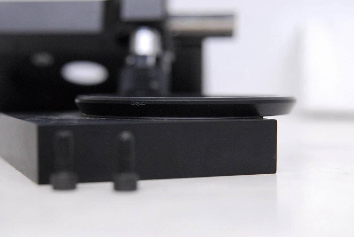 Used Olympus Spectra-Tech X-Y Stage W/ Clip, Stage Mount (0047-172D IR-Plan)