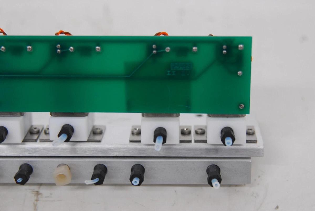 Used Applied Biosystems 600925 REV A Solenoid Manifold W/ Micro Switch 242PC15M