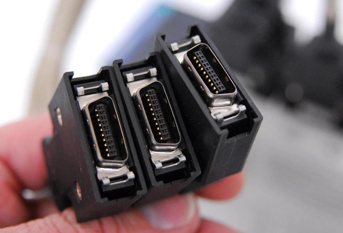 Used Mitsubishi MELSERVO MR-J2S-20A1 AC Servo Drive Amplifier 200W 170V 0-360Hz 1.5A