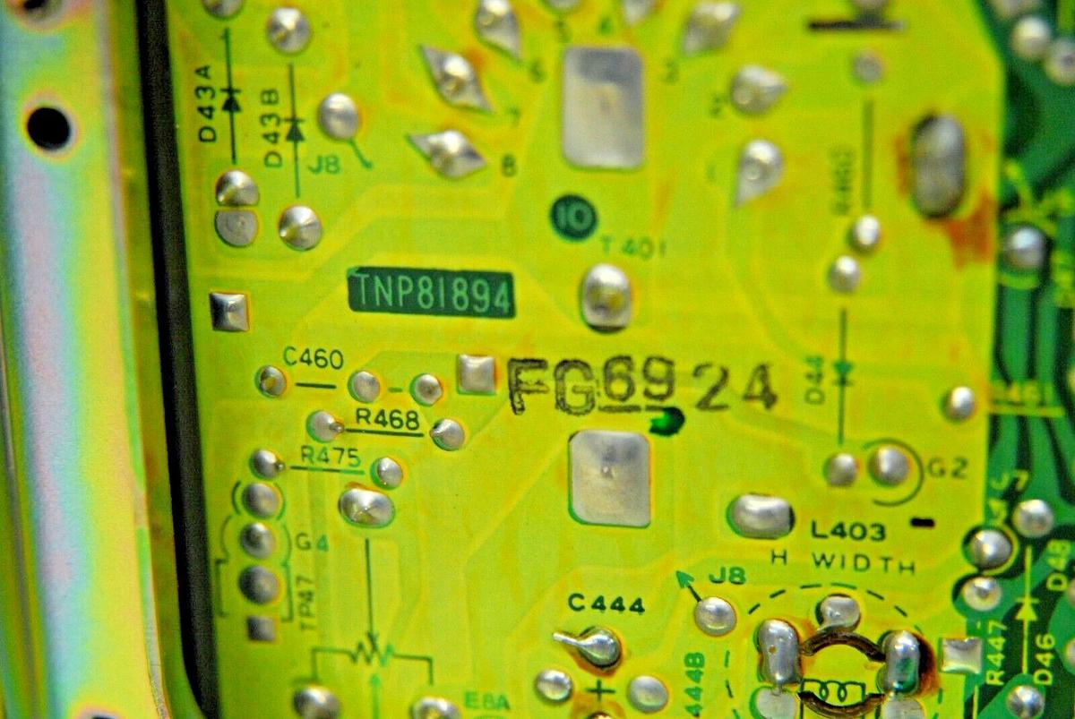 Used Vintage CRT - Matsushita 240AKB31N M-C9001N TR-90A1 9" Display (Shimadzu UV-160)