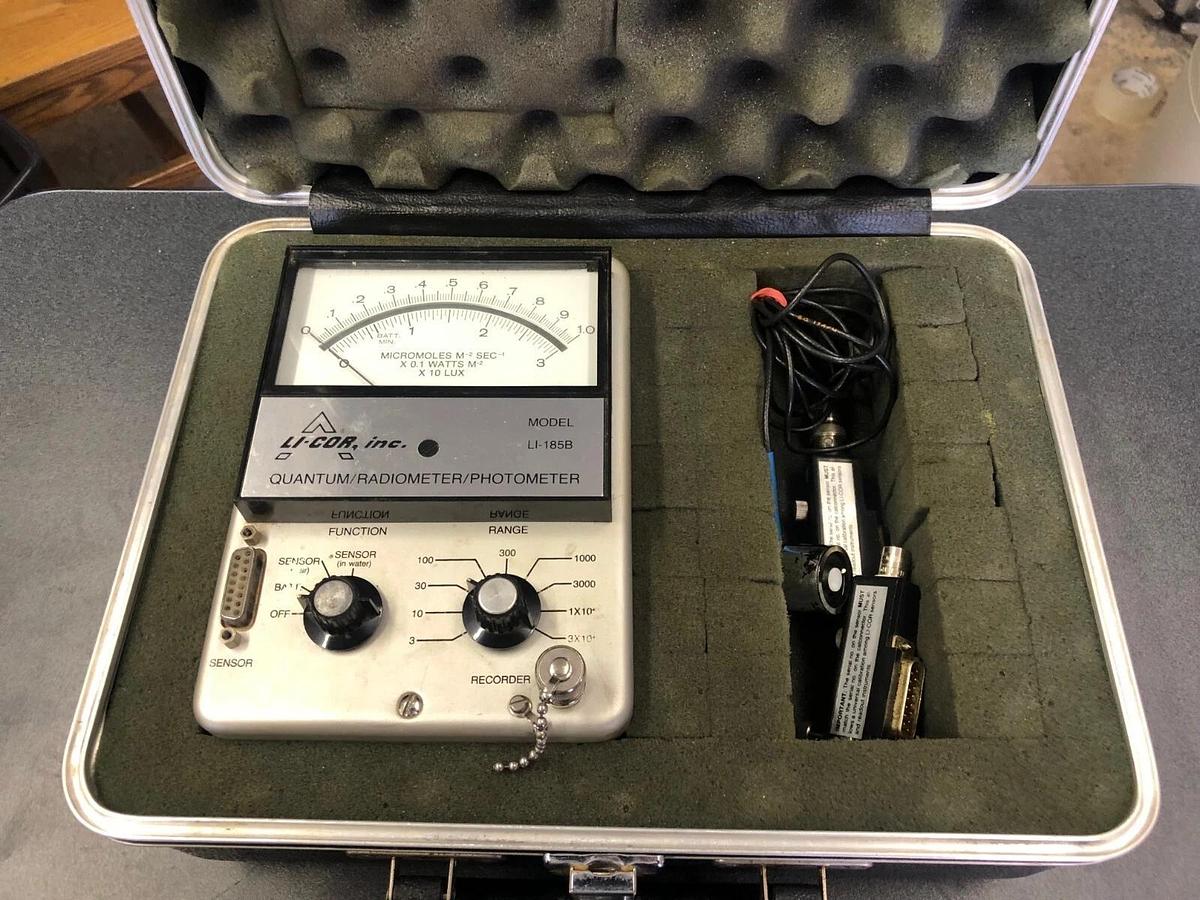 Used LI-COR LI-185B Quantum/Radio/Photo Meter with LI-192SB Underwater Quantum Sensor