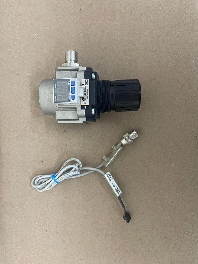 Used SMC AR40K-F04 Modular Regulator W/ ISE35-N-65 Digital Pressure Switch