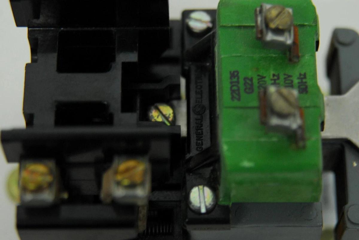 Used GE CR260L20CA Lighting Contactor - 2NO poles, 115-120V, 60HZ