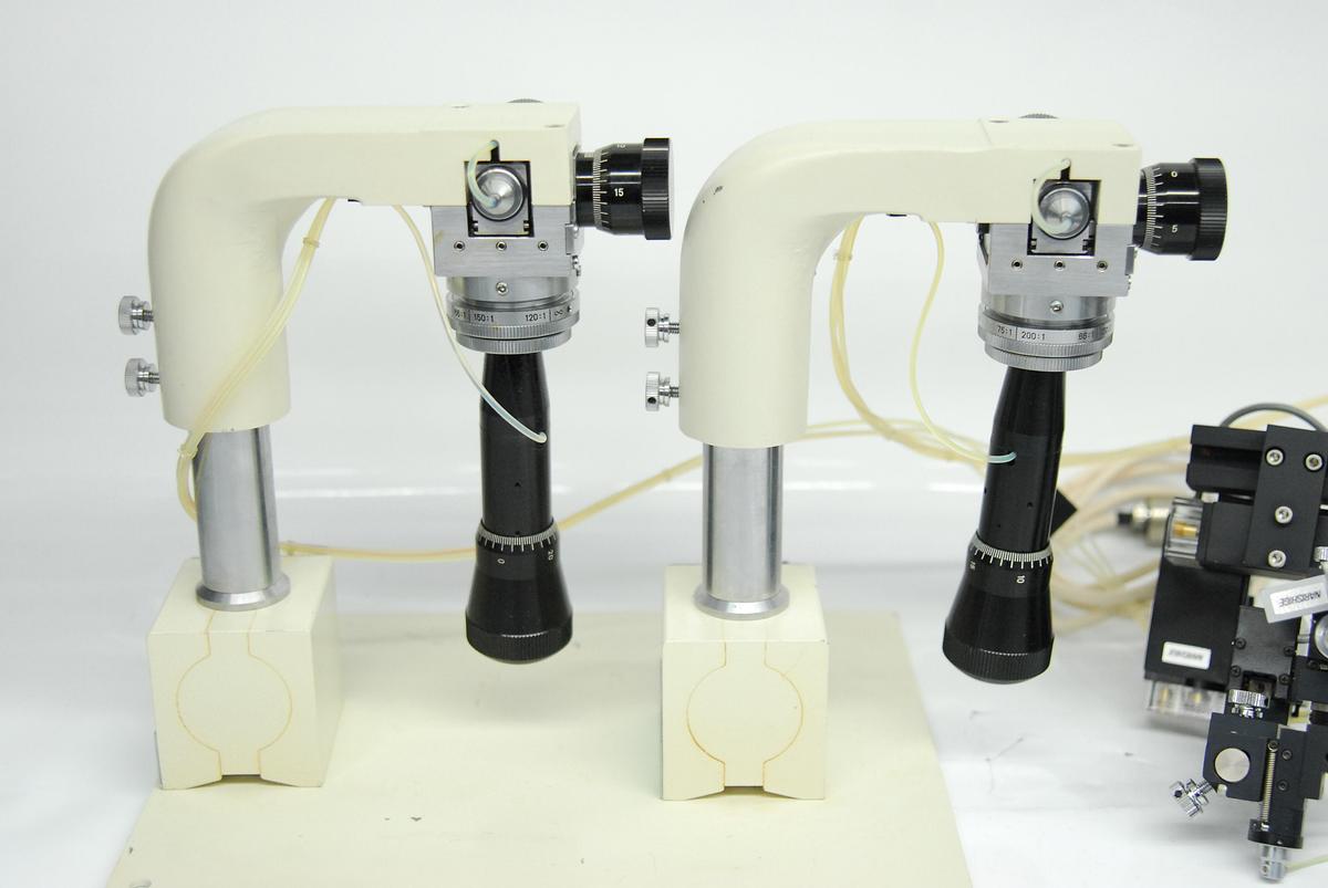 Used Narishige MMO-202DS Oil Hydraulic Microscope Micromanipulator - Lot of 2