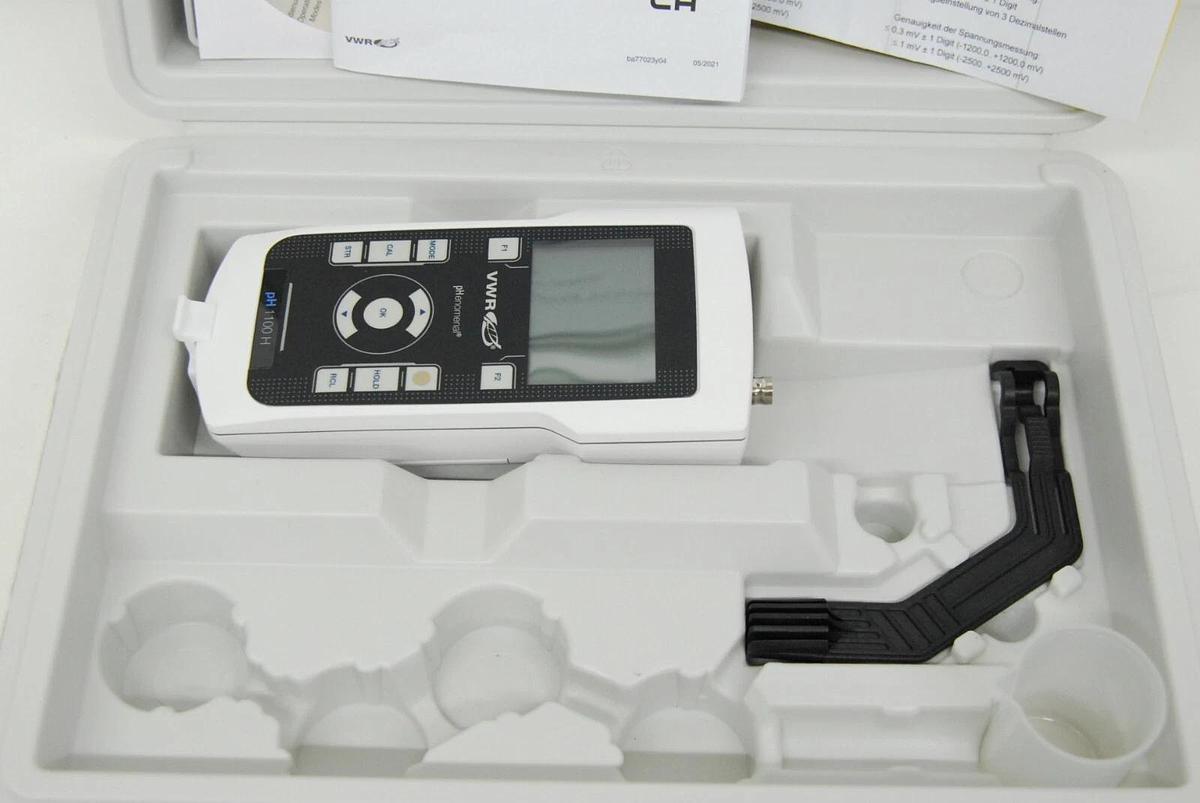 Used VWR 76460-504 pHenomenal pH 1100 H pH/mV/°C Meter Handheld W/ Case