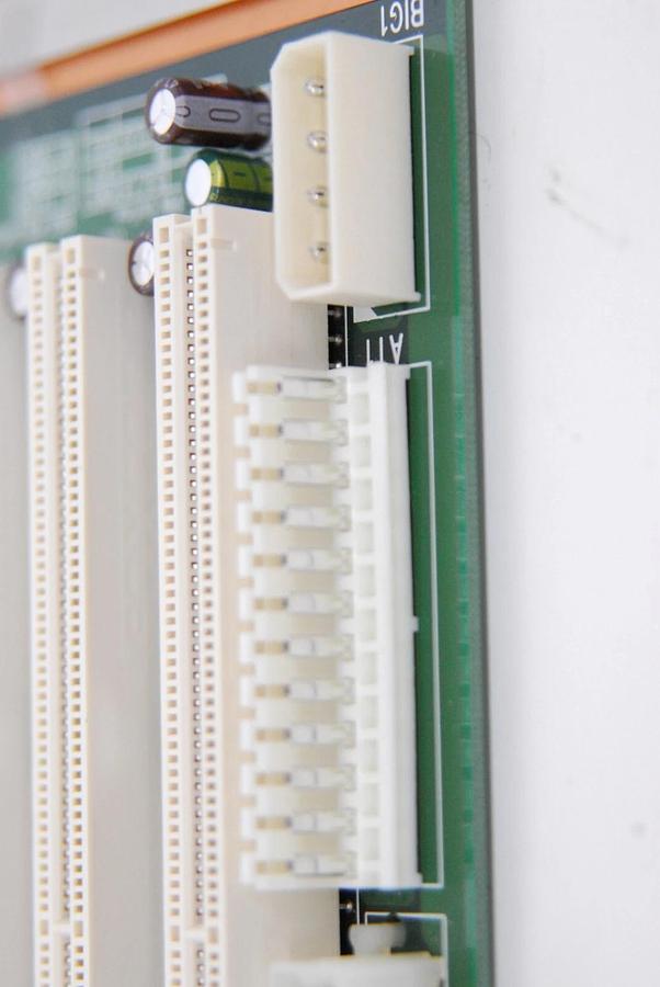 Used Advantech PCA-6105P5 Rev.B2 5-Slot Single Segment PCI Passive Backplane