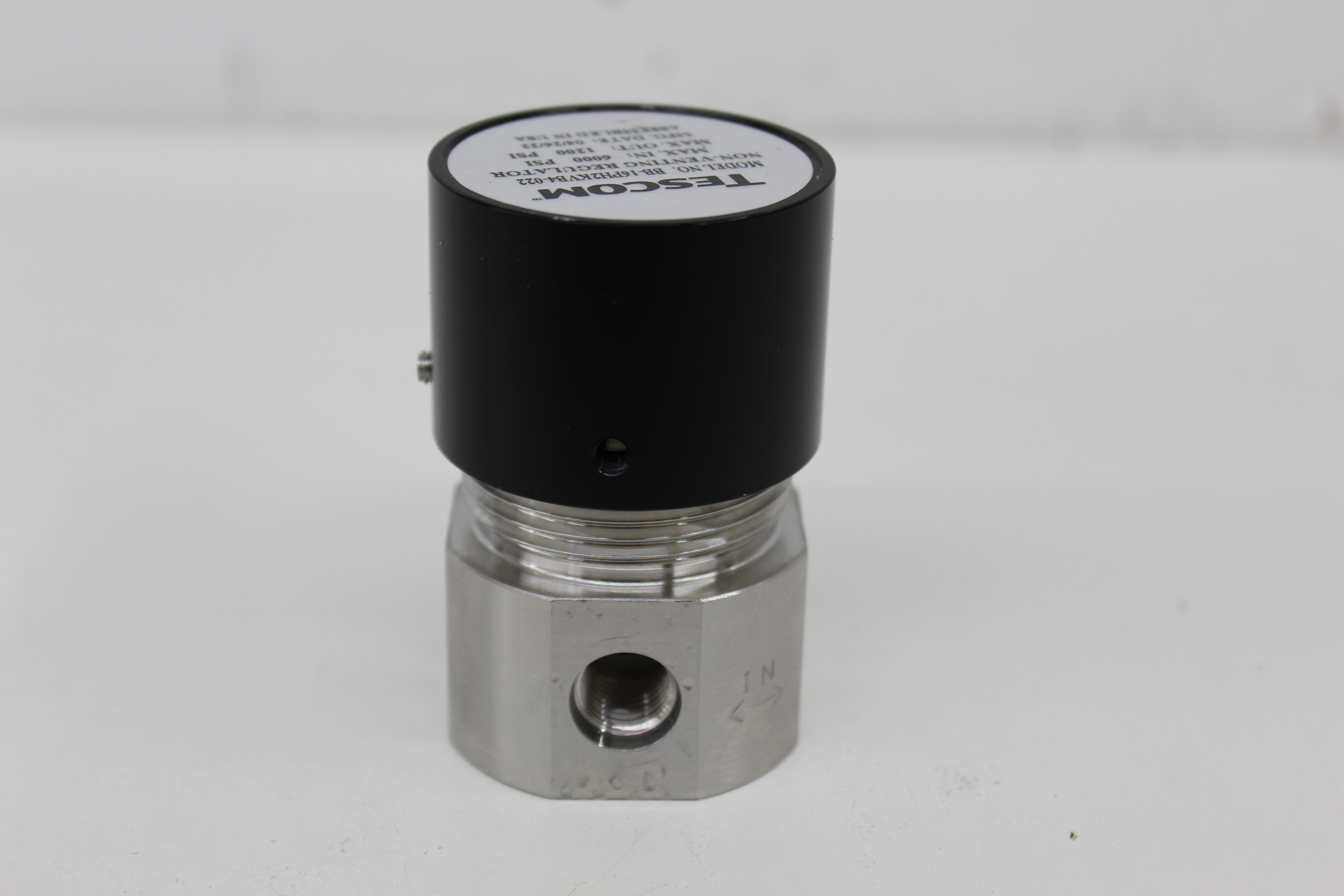 Used TESCOM BB-16PH2KVB4-022 High Pressure Non-Venting Regulator