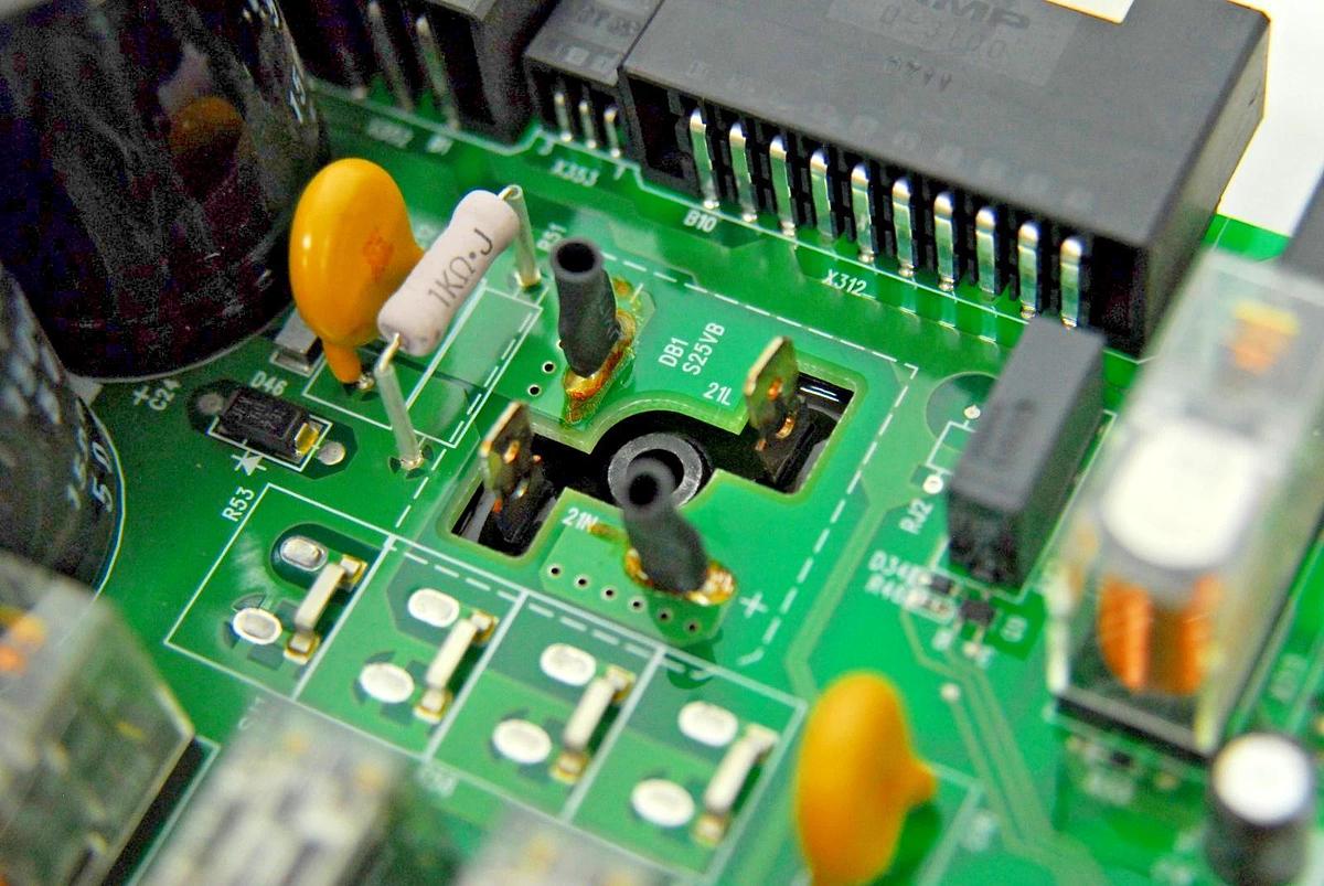 Used Kawasaki 1KQ-35 Servo Control Board (from D32FD001, ZZX130L B)