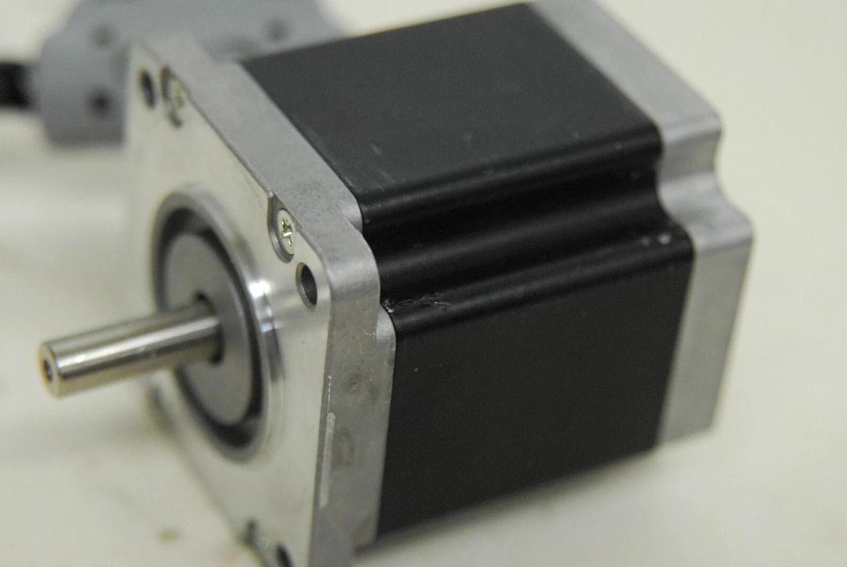 Used Oriental Motor PV267-02A 2-Phase Stepper Motor