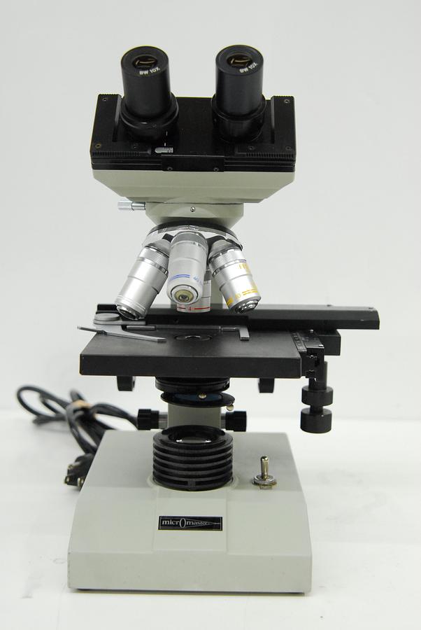 Used Fisher Scientific Micromaster Model E Microscope W/ 4/10/40/100x Objectives