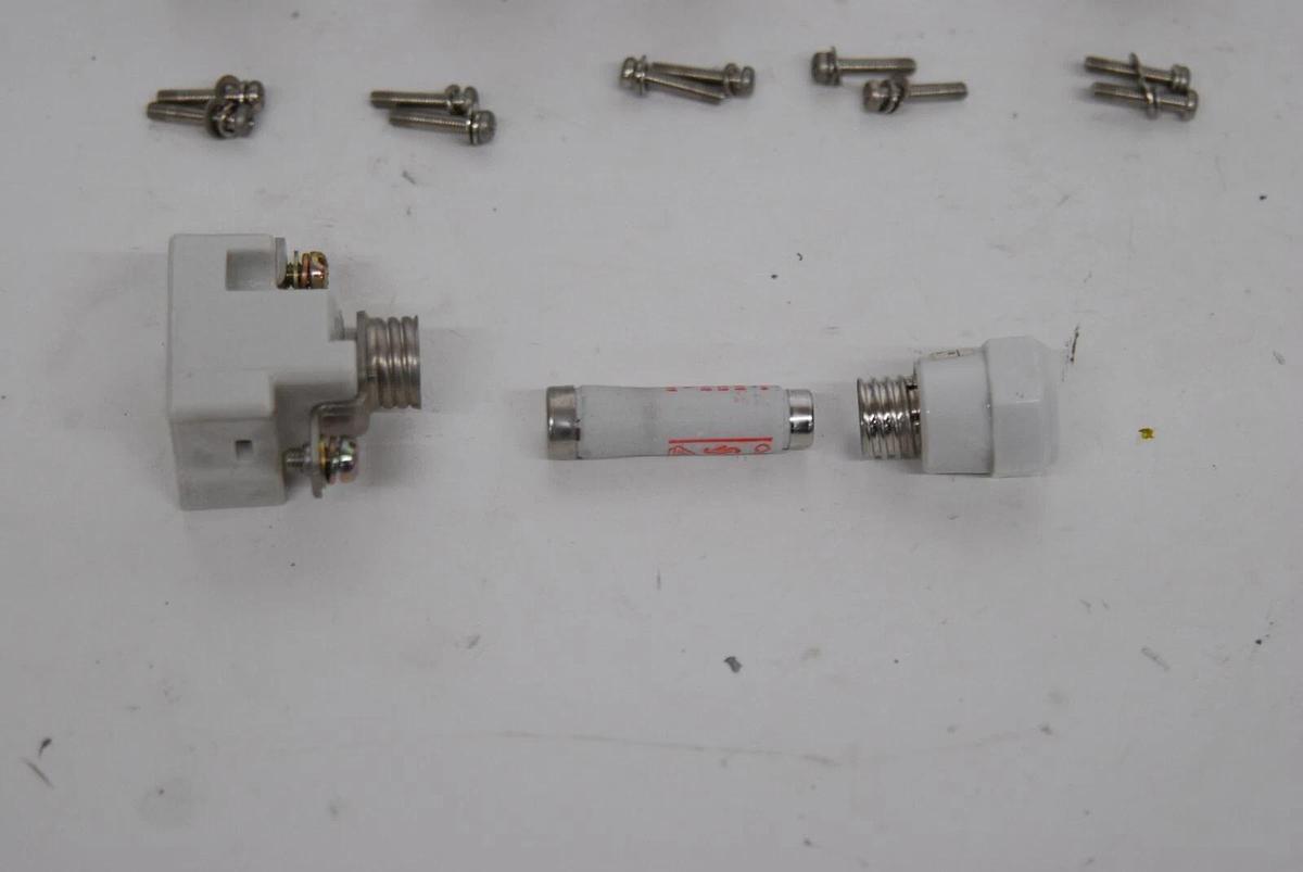 Used Fuji 41-8746 600V 30A Fuse Holders W/ Fuses - Lot of 5