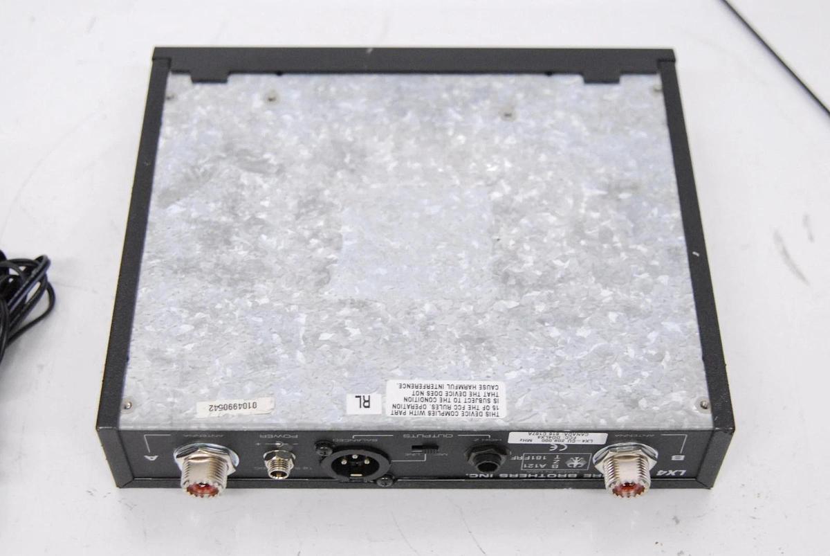 Used Shure Brothers LX4-CU 209MHz LX4 Wireless Receiver W/ Power Adapter, Antennas