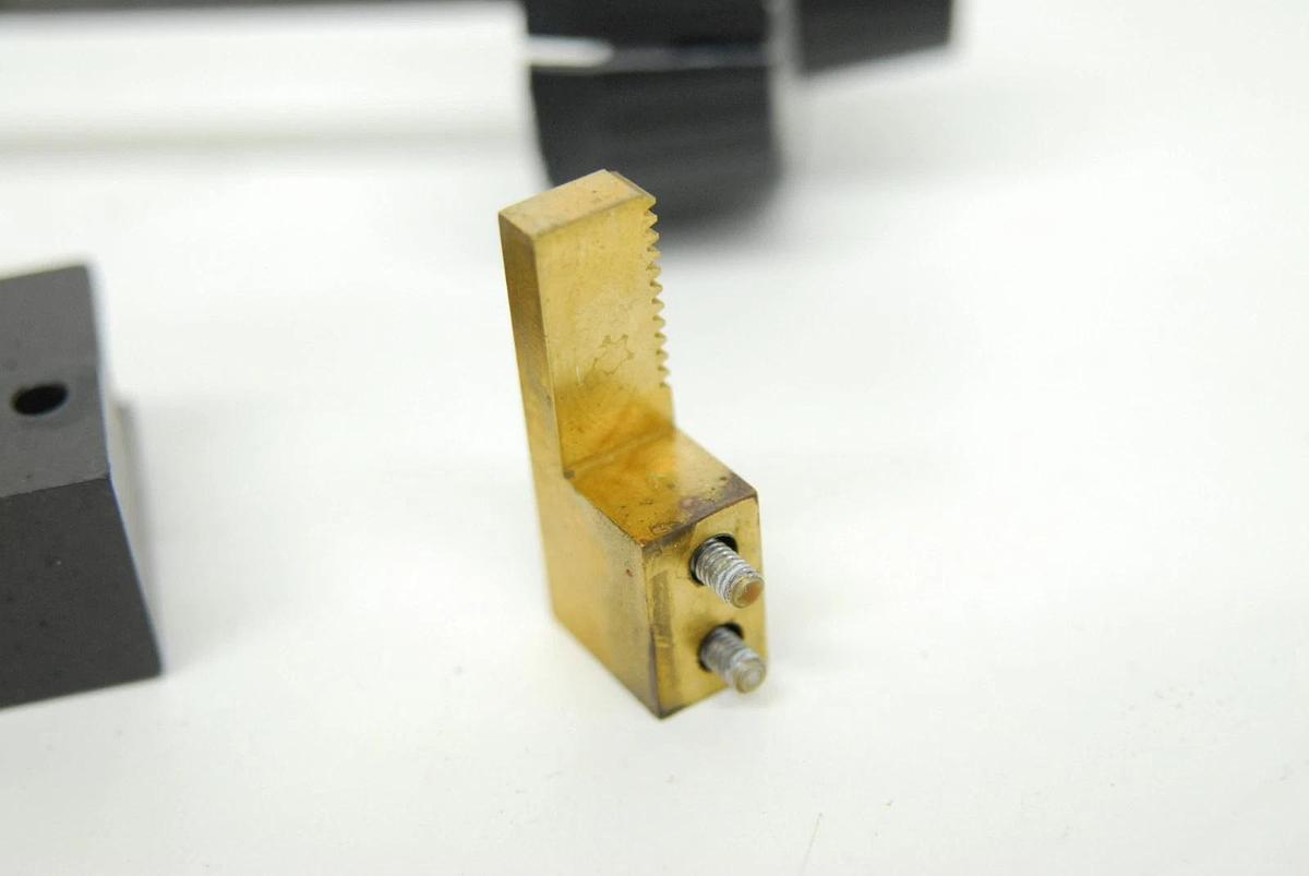 Used Zeiss Axiovert 100 Inverted Microscope Focus Gear Assembly