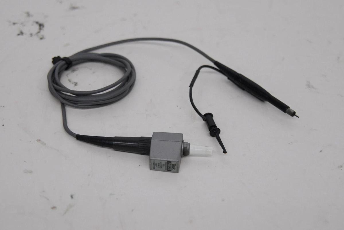 Used Tektronix P6121 100 MHz 1.5m passive ×10 probe