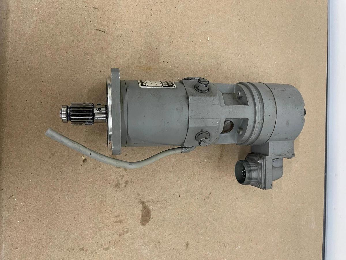 Used Mitsubishi HD20ET-02 DC Servo Motor / Sanyo Denki G1811-097-6 Encoder (DWC200H)