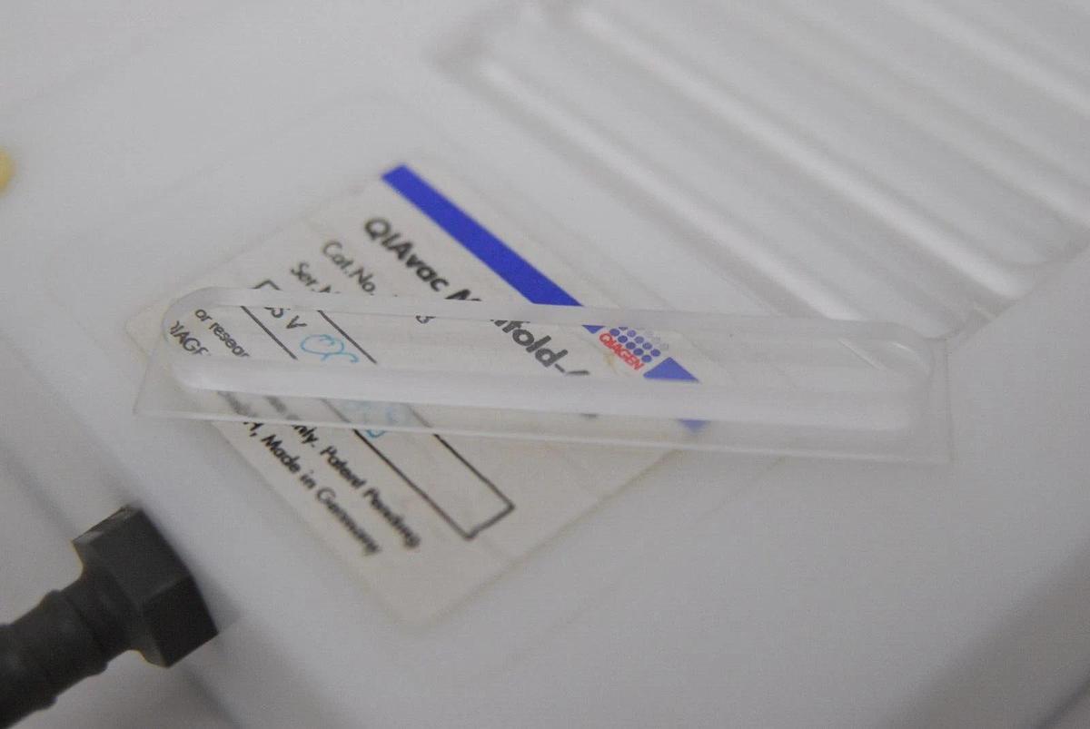 Used QIAGEN QIAvac Manifold-6S Catalog #19503 Vacuum Manifold