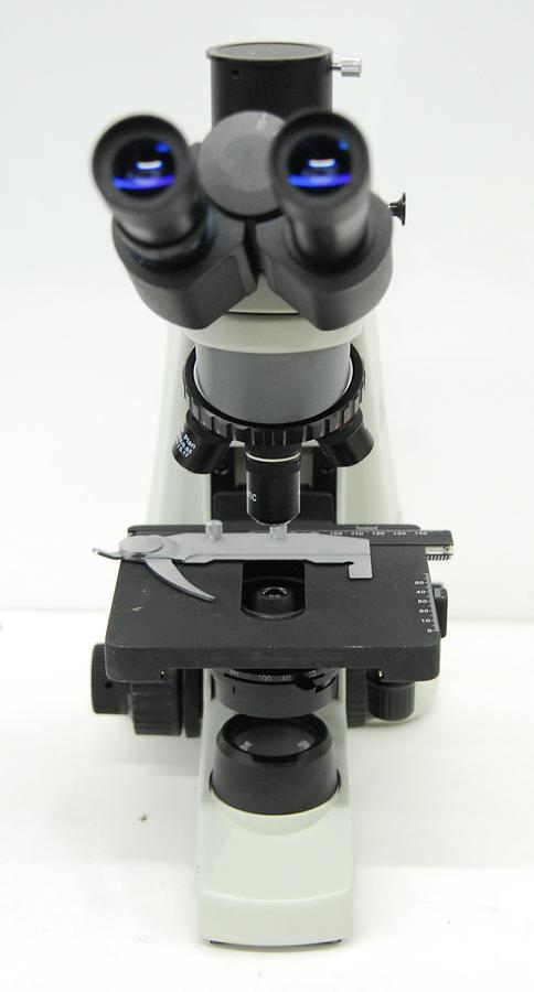 Used Motic BA200 Trinocular Microscope W/ EF Plan 4/10/40/100 Objectives