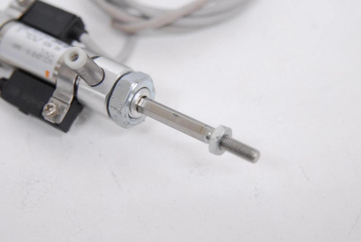 Used SMC NCDJ2KB16-100R-H7A1L Round Body Pneumatic Cyclinder - BD FACSAria