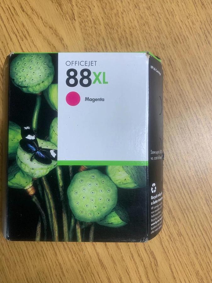 Used HP Office Jet 88XL Magenta Printer Ink Expired November 2010 Sealed Cartridge