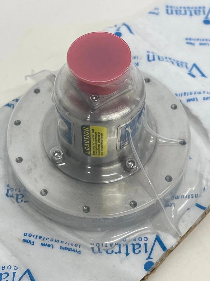Viatran Pressure Transducer 2196CB2DNA20 0-5 IN.WCG - Open Packaging