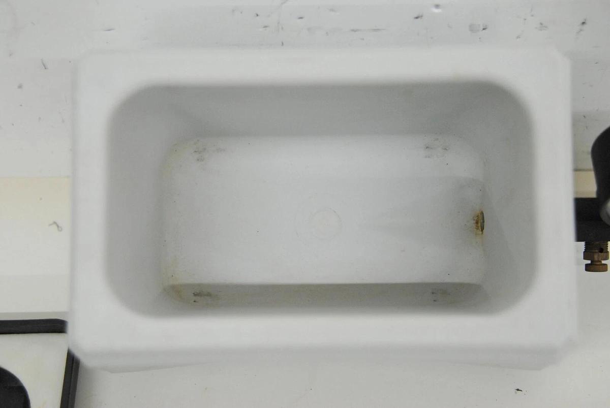 Used Analytichem International AI 6000 VAC-ELUT Vacuum Manifold/Chamber