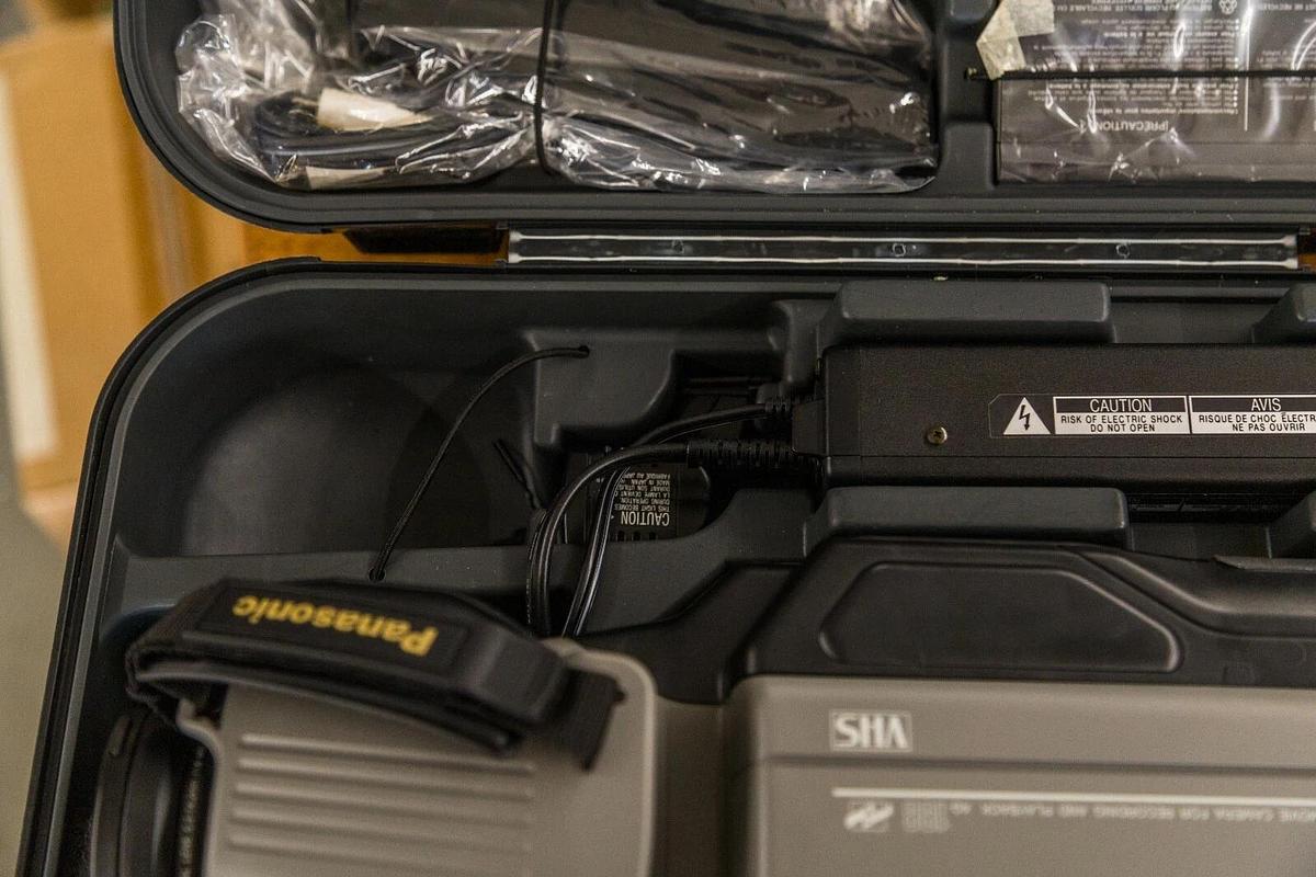 Used Panasonic AG-188 VHS Reporter Camcorder With Case For Parts