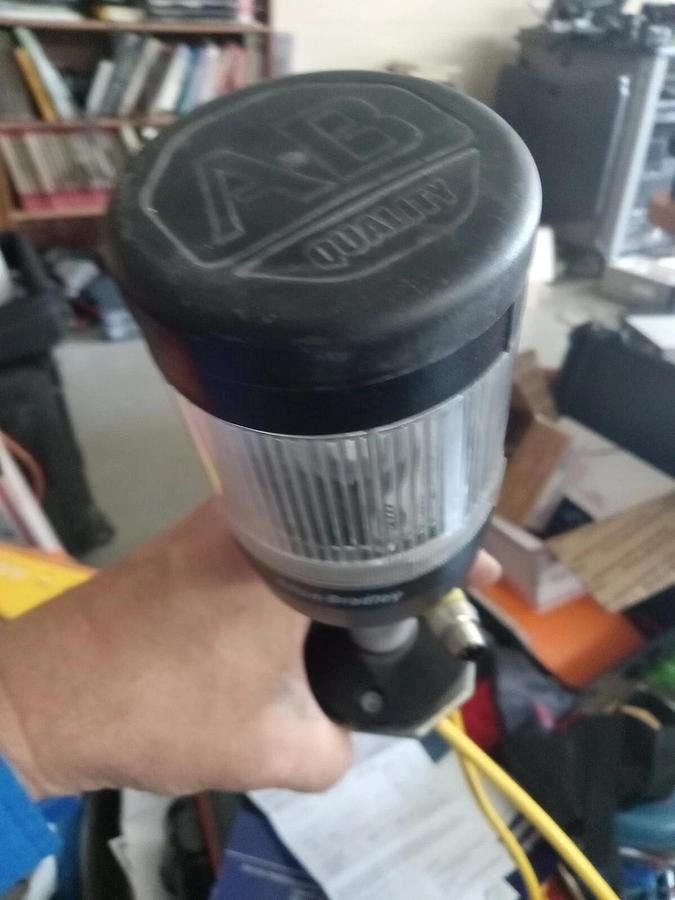 Used Allen-Bradley White LED Stacklight, plus base, cable, bracket 855T-B24TL7