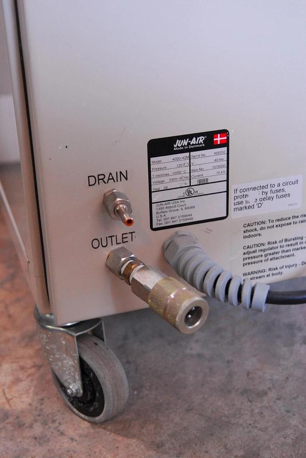 Used JUN-AIR 4000-40M Oil-less Cabinet Air Compressor (40 Liter 120PSI) 1579200