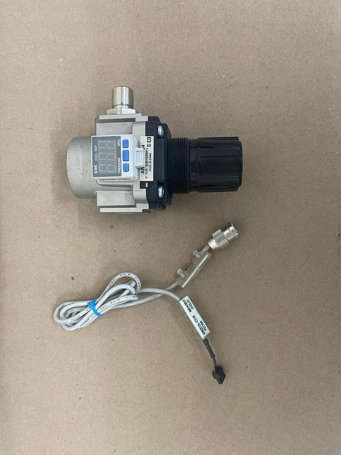 Used SMC AR40K-F04 Modular Regulator W/ ISE35-N-65 Digital Pressure Switch