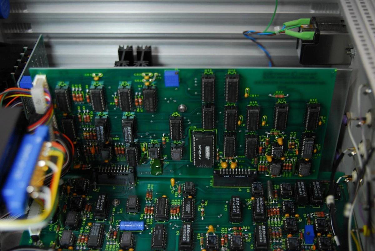 Used Axon Instruments AXOPATCH-1D Patch Clamp Amplifier - READ DESCRIPTION