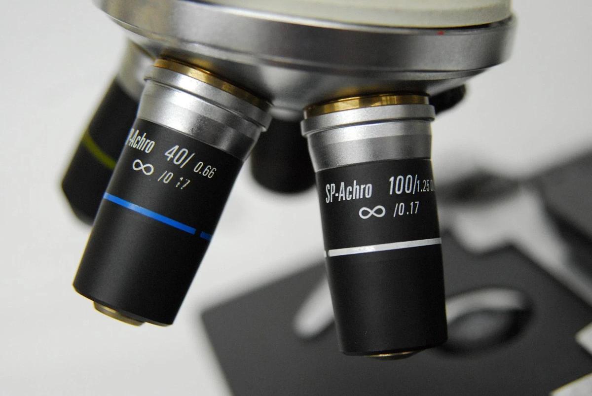 Used Wesco Lab VU 4200 Binocular Microscope W/ 4/10/40/100x SP-Achro Objectives