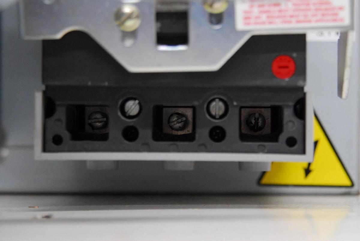 Used GE TED136015 Industrial Circuit Breaker W/ Allen Bradley 1494V-M40 Mechanism