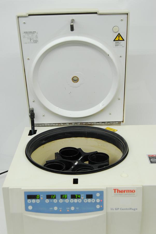 Used Thermo Forma Fisher 5532 1L GP Refrigerated Benchtop Centrifuge W/ 243 Rotor