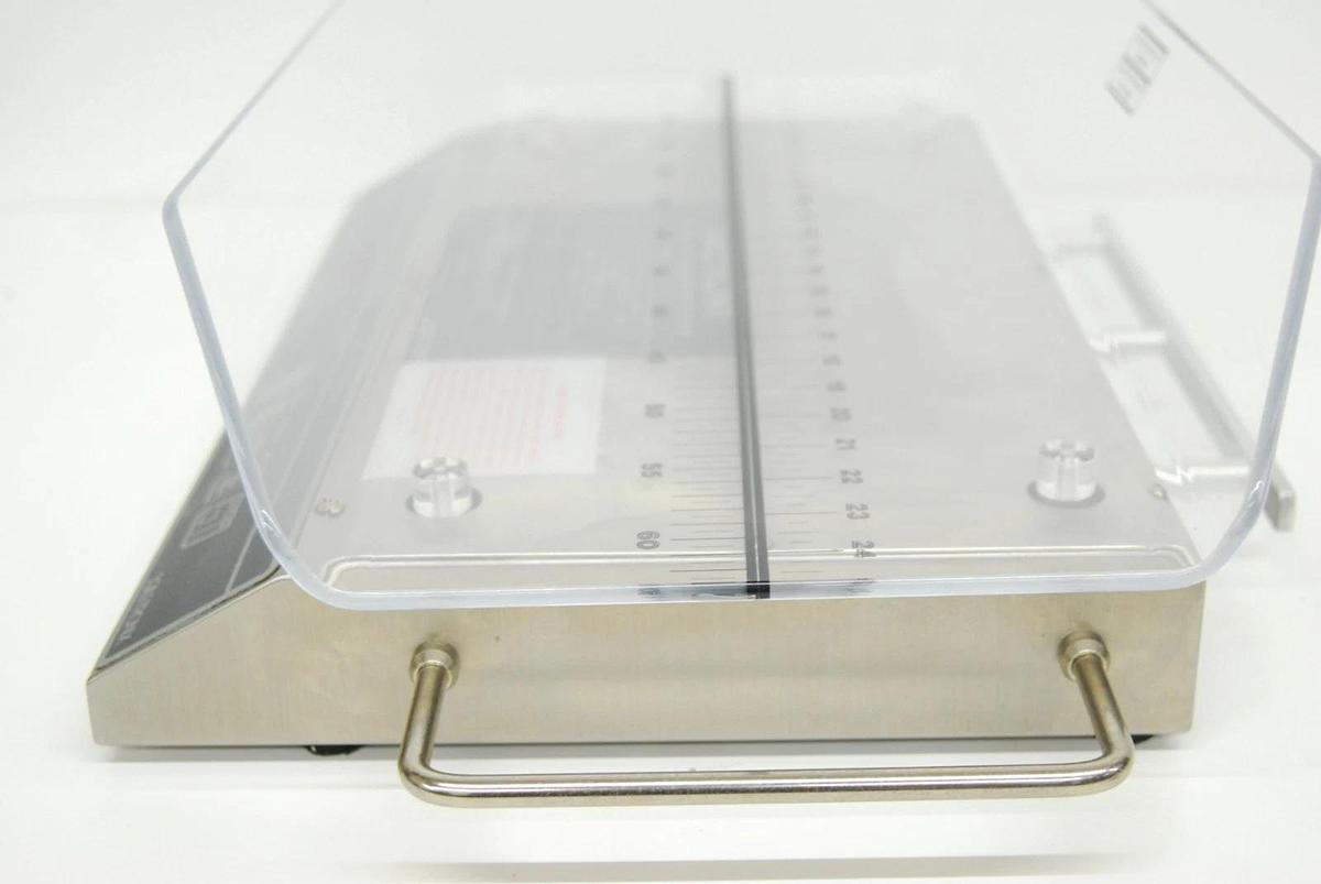 Used Scale-Tronix 4800 4802 Pediatric Scale W/ Acrylic Cradle