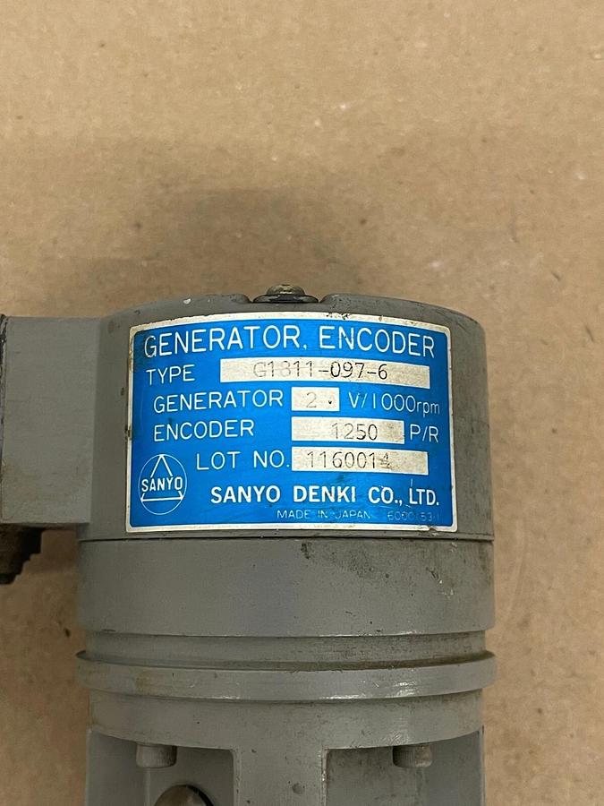 Used Mitsubishi HD20ET-02 DC Servo Motor / Sanyo Denki G1811-097-6 Encoder (DWC200H)