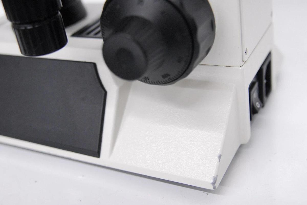 Used Labomed CX L Binocular Microscope W/ 4/10/40/100x Semi Plan Achro Objectives