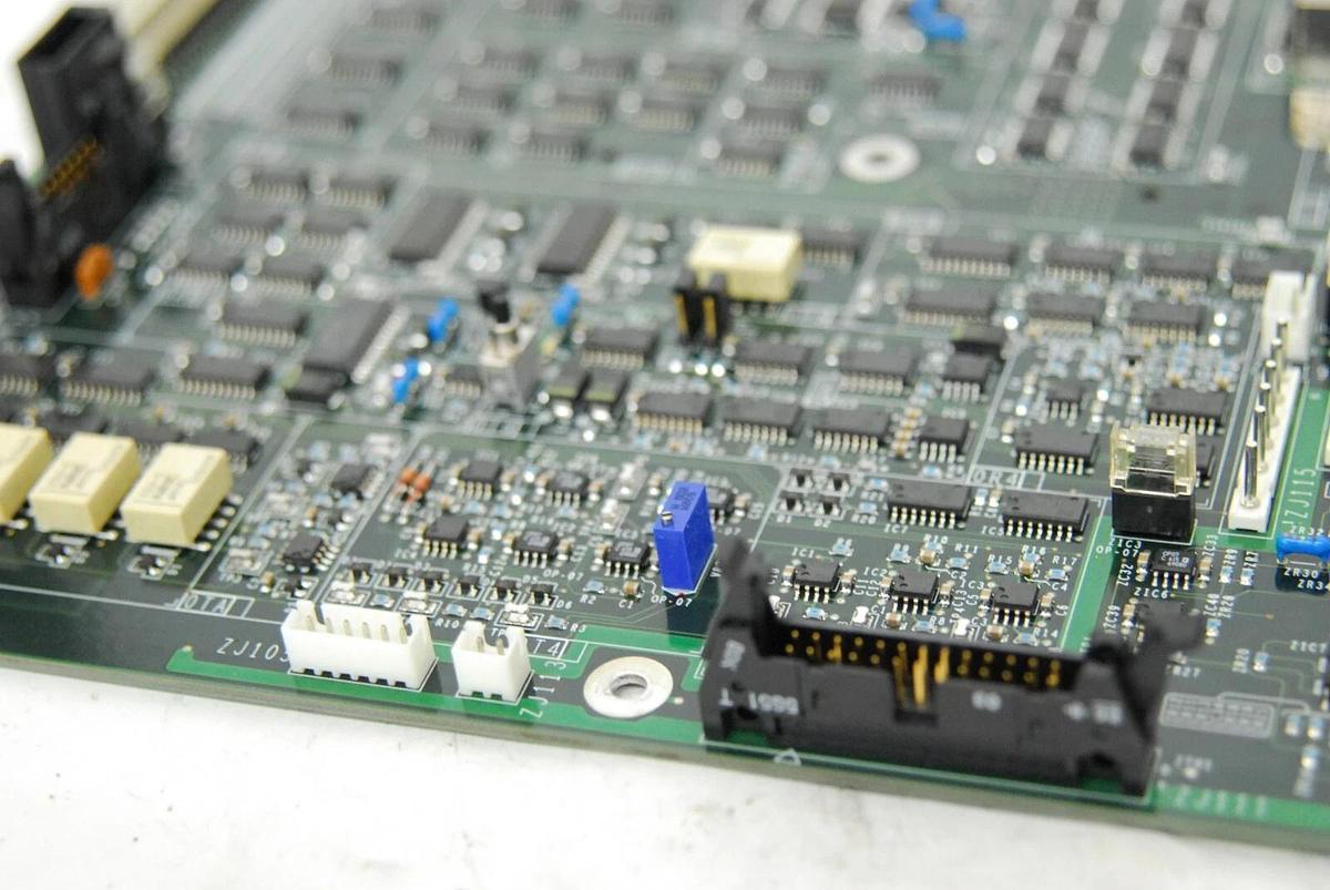 Used Applied Biosystems 3130 - IOPLUS 628-4124 Control Board