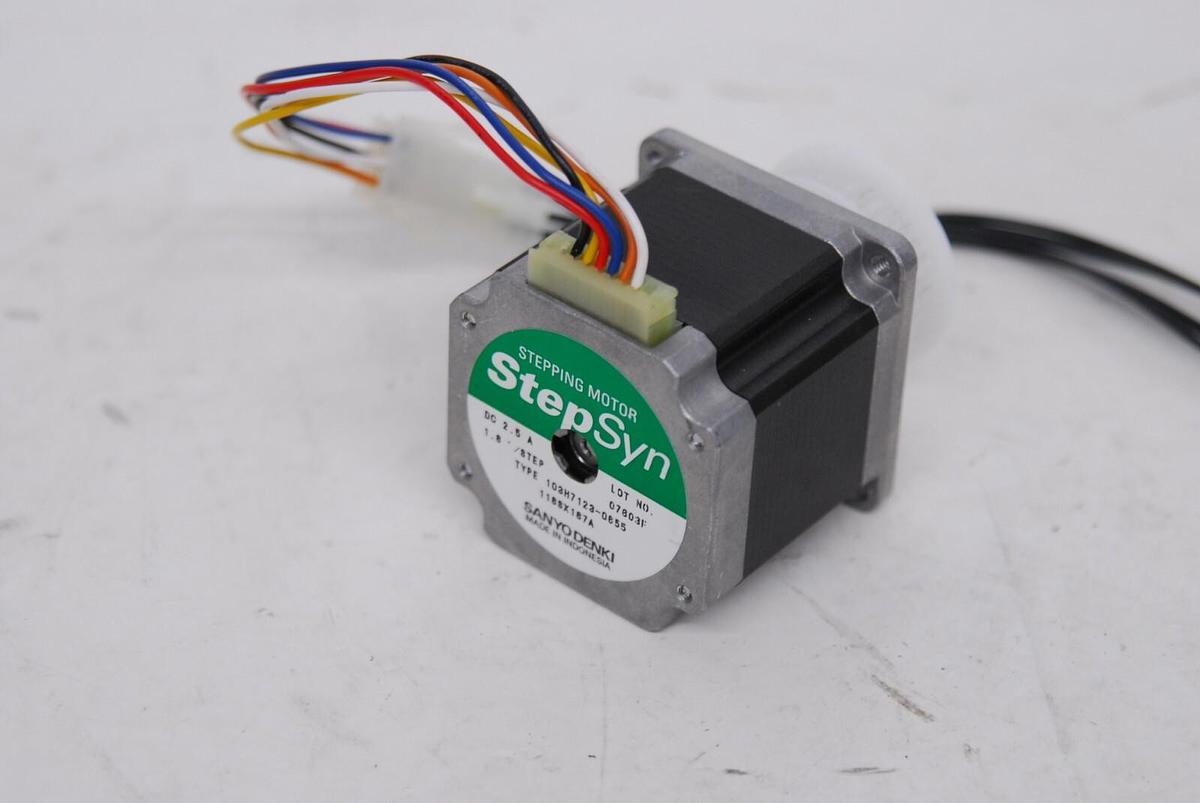 Used Sanyo Denki 103H7123-0655 Stepper Motor (FujiFilm LAS-3000)