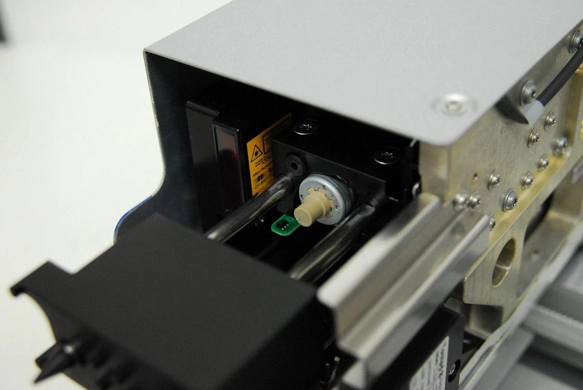 Used QIAGEN QIAsymphony SP Parts -  Robotic Arm Assembly