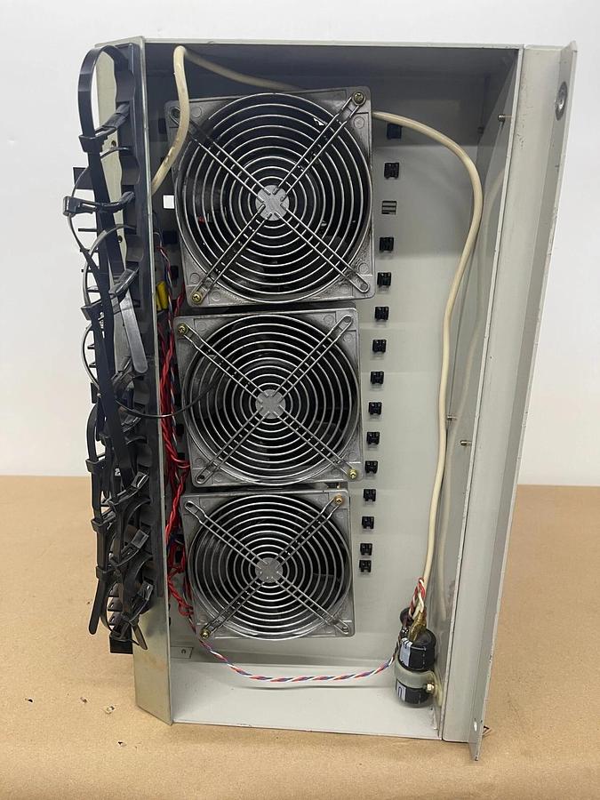 Used Mitsubishi UF01C-2 MELDAS-W7 Control Unit  W/ Installed Cards (DWC200H EDM)