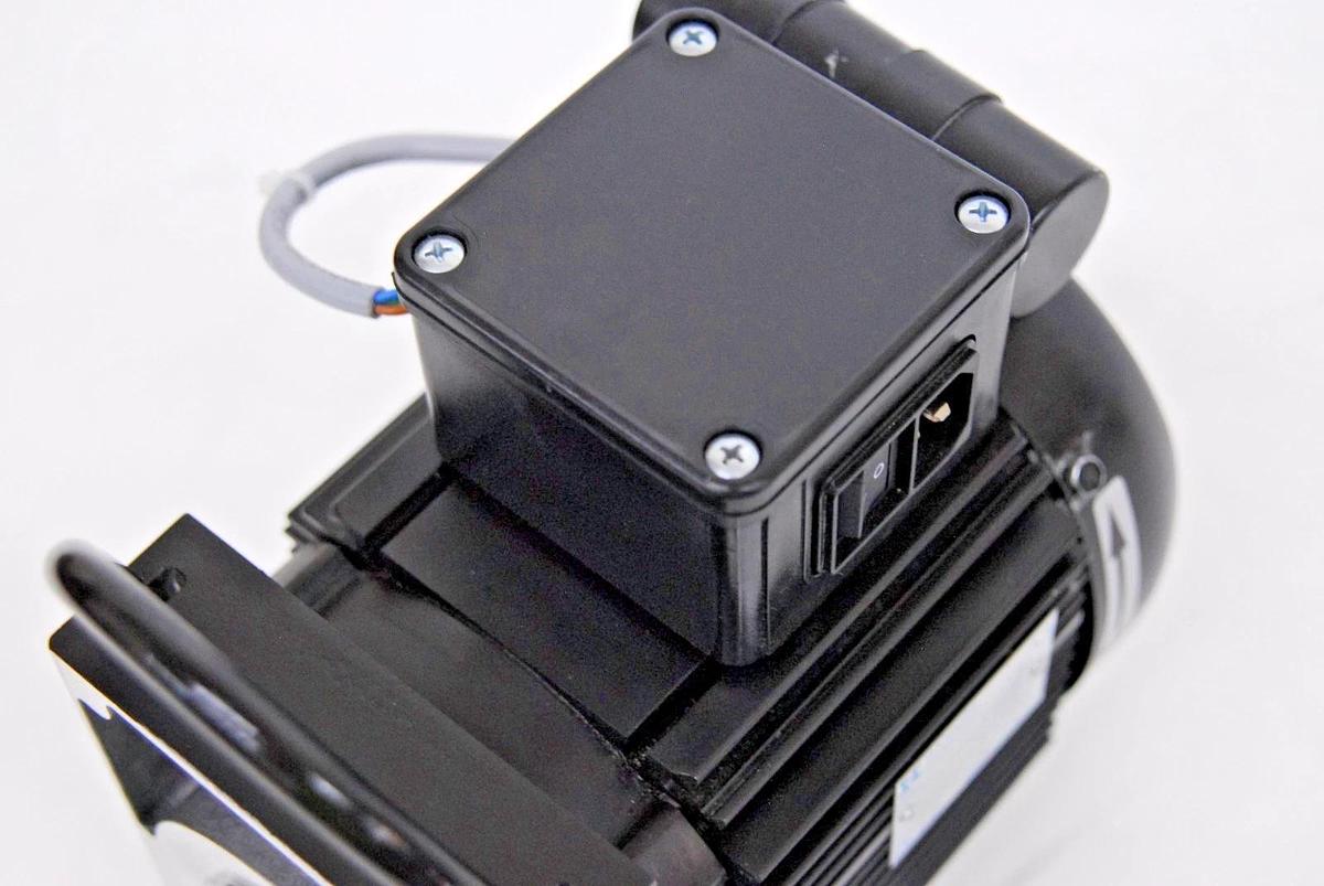 Used Hanning E7B2B-7-583 1-phase AC Motor 200-240VAC 2760/3155RPM (Pfiffer DUO 3)