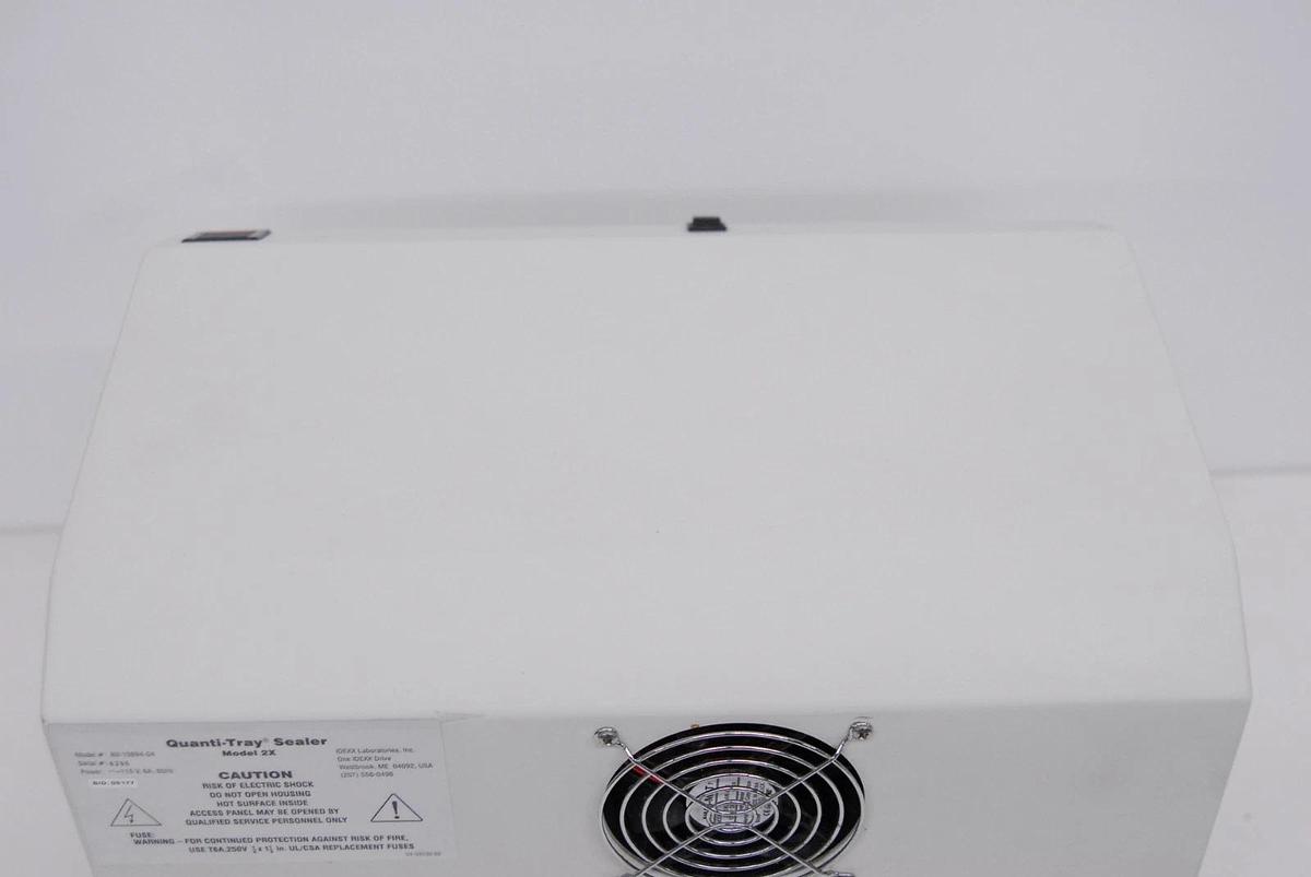 Used IDEXX 89-10894-04 Quanti-Tray Sealer Model 2X (9204 on Counter) - For Parts
