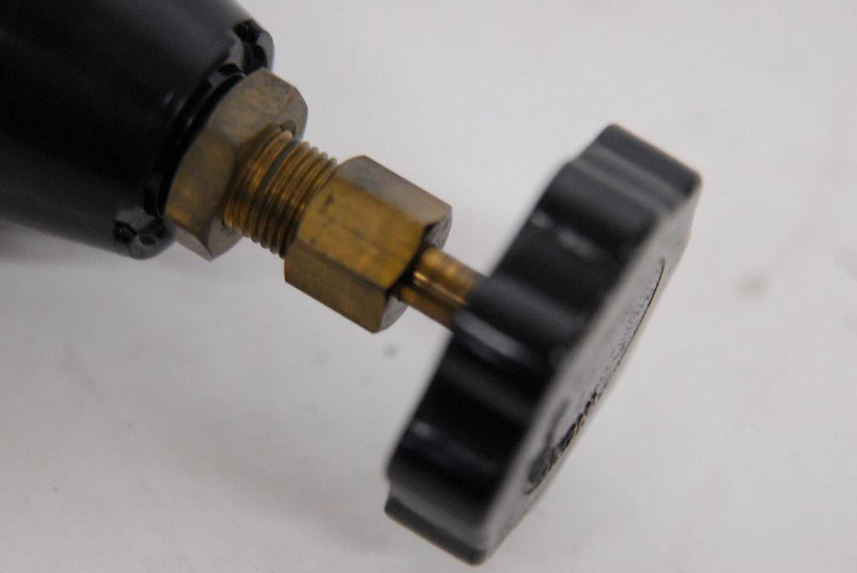 Used Norgren 11-018-100 Air Pressure Regulator - 1/4" NPT 746350064018