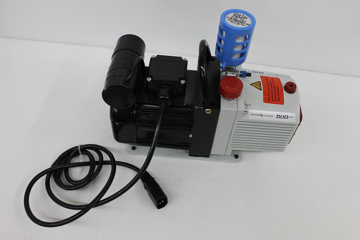 Used Pfeiffer DUO 3 PK D41 062 H Vacuum Pump w/ Agilent G1099-80039 Filter