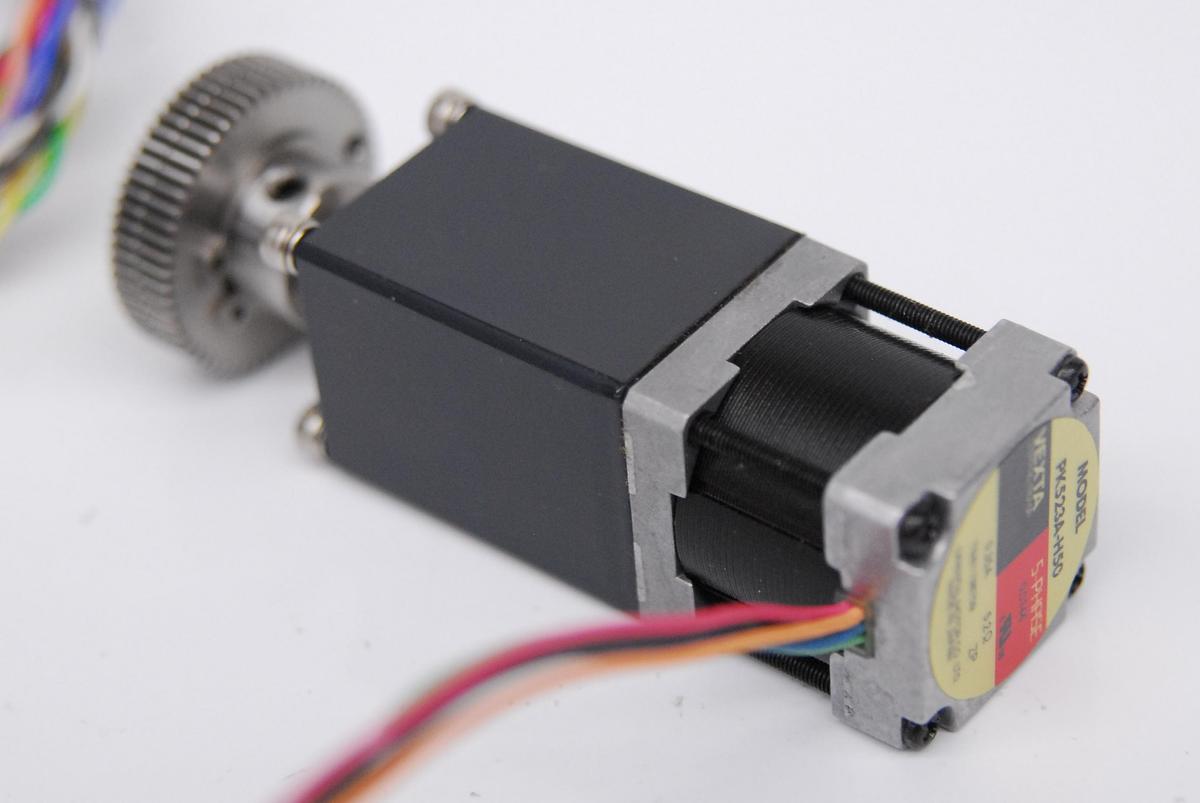 Used Oriental Motor Vexta SD5103P3 5-Phase Driver PK523A-H50 Stepper Motor