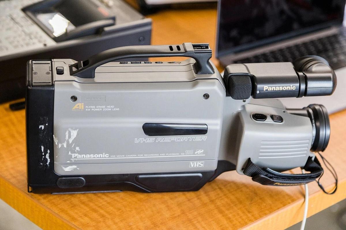 Used Panasonic AG-188 VHS Reporter Camcorder With Case For Parts