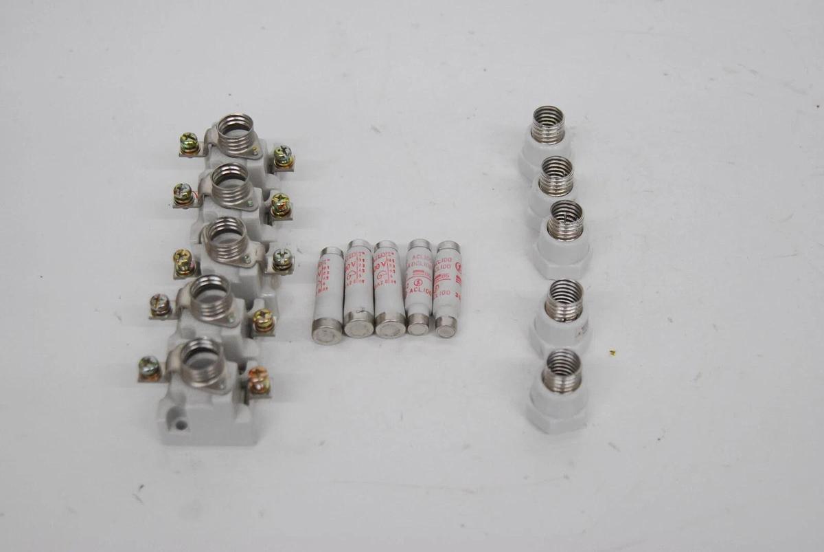 Used Fuji 41-8746 600V 30A Fuse Holders W/ Fuses - Lot of 5