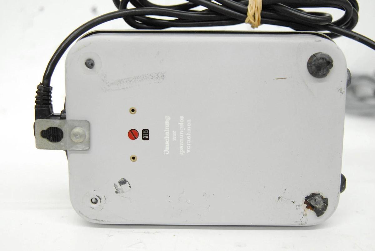 Used Zeiss 39 25 33 Microscope Power Supply  W/ 46 72 59, 46 80 19 Lamp Housing